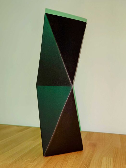 SILVERO wazon geometryczny (stal, czarny)