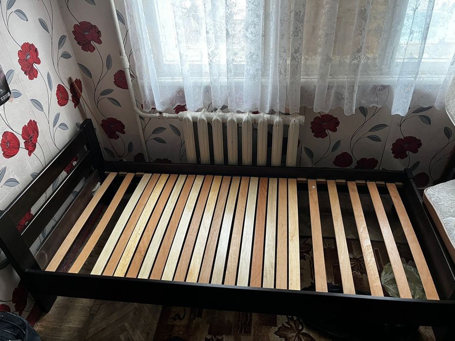 Кровать односпальна