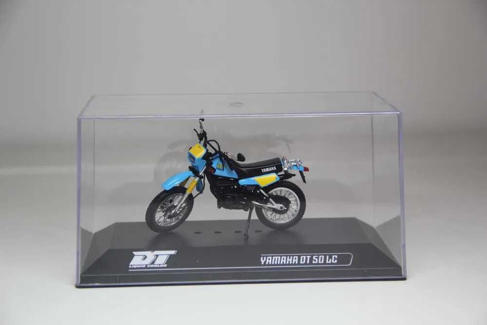 Miniatura Moto Yamaha DT LC 50cc   1:24