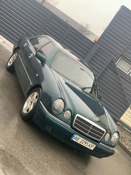 Продам Mercedes-Benz E-Class