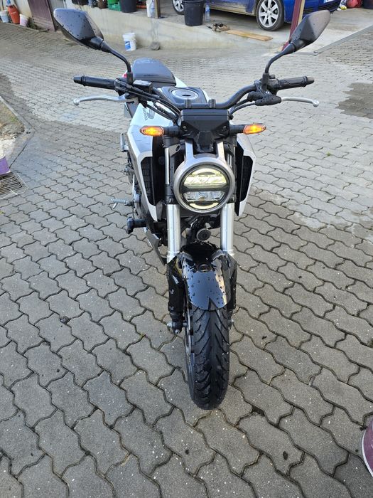 Honda CB125R  impecável