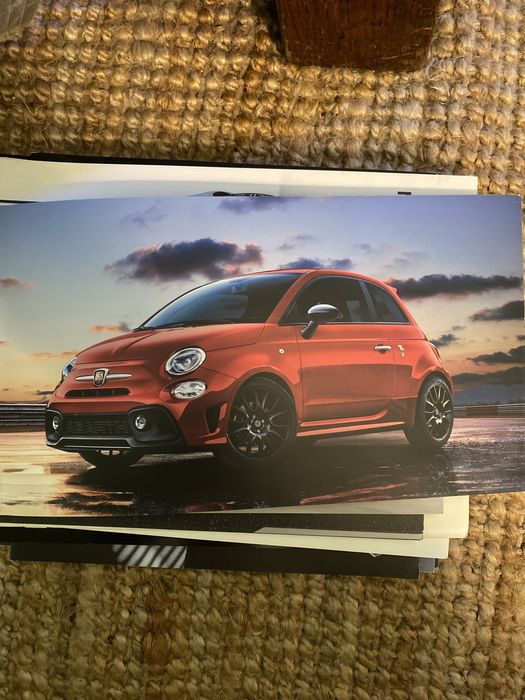 Catálogo italiano Abarth 595 Pista série especial 2017. Fiat