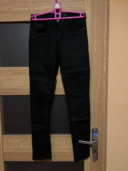 Sprzedam czarne spodnie XS