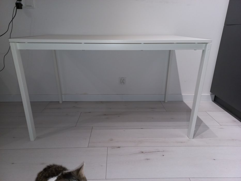 Sprzedam biały stół