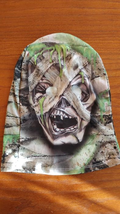 Czapka kominiarka z otworami na oczy