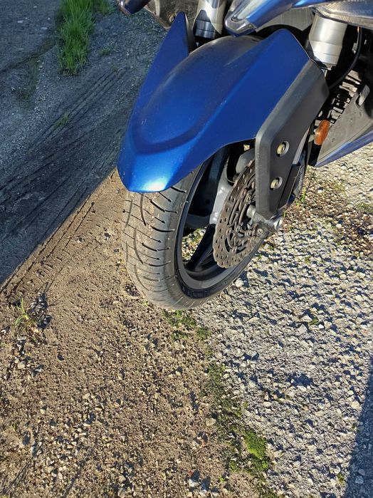 KYMCO AK 550 maxi scooter