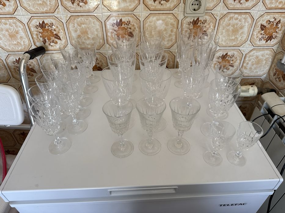Serviço de 38 Copos em Cristal Lapidado + balde gelo