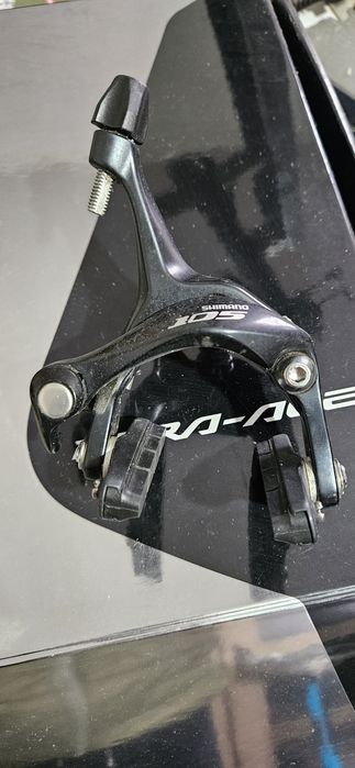 Pinça de travão traseiro Shimano 105