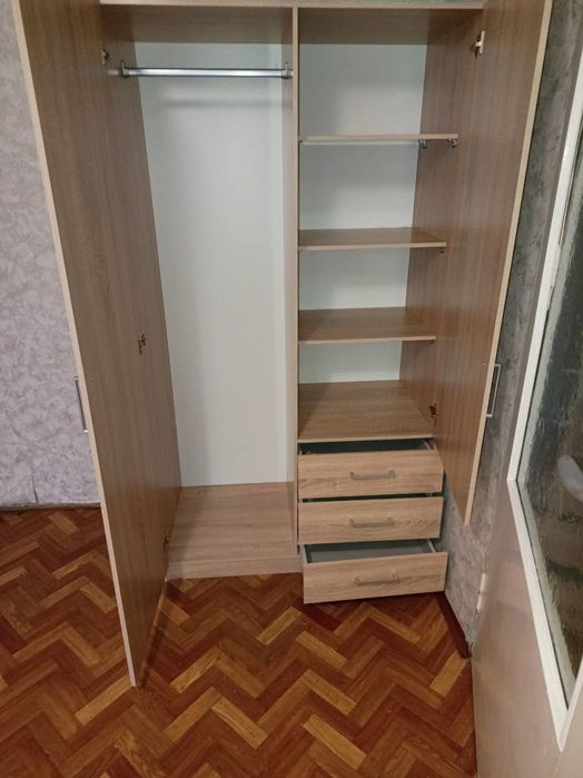 Szafa dwudrzwiowa z szufladami