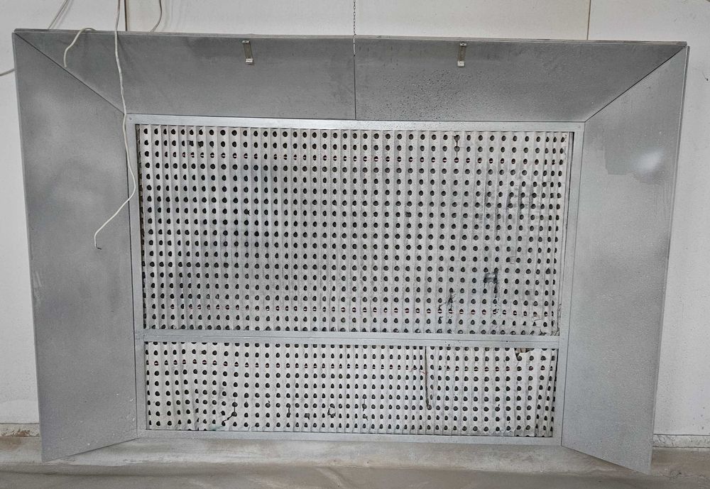 Ściana lakiernicza sucha 1,5x2,0m wyciąg, wentylator kanałowy 400 1,5 kW, stojak lakierniczy, filtry, wyrzutnia, tłumiki hałasu, przepustnica