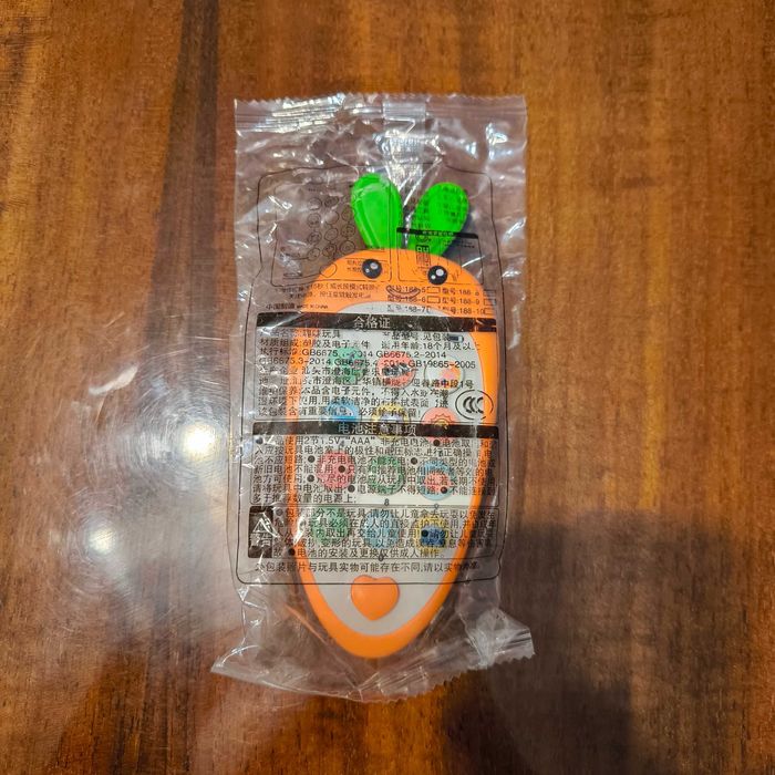 НОВЫЙ Детский игрушечный музыкальный телефон в виде морковки кнопочный