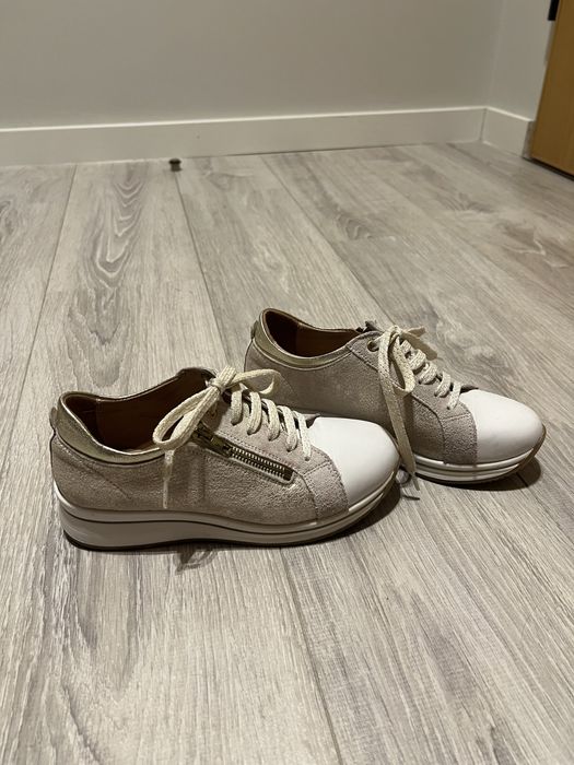 Ténis de Senhora marca Laura Blanco