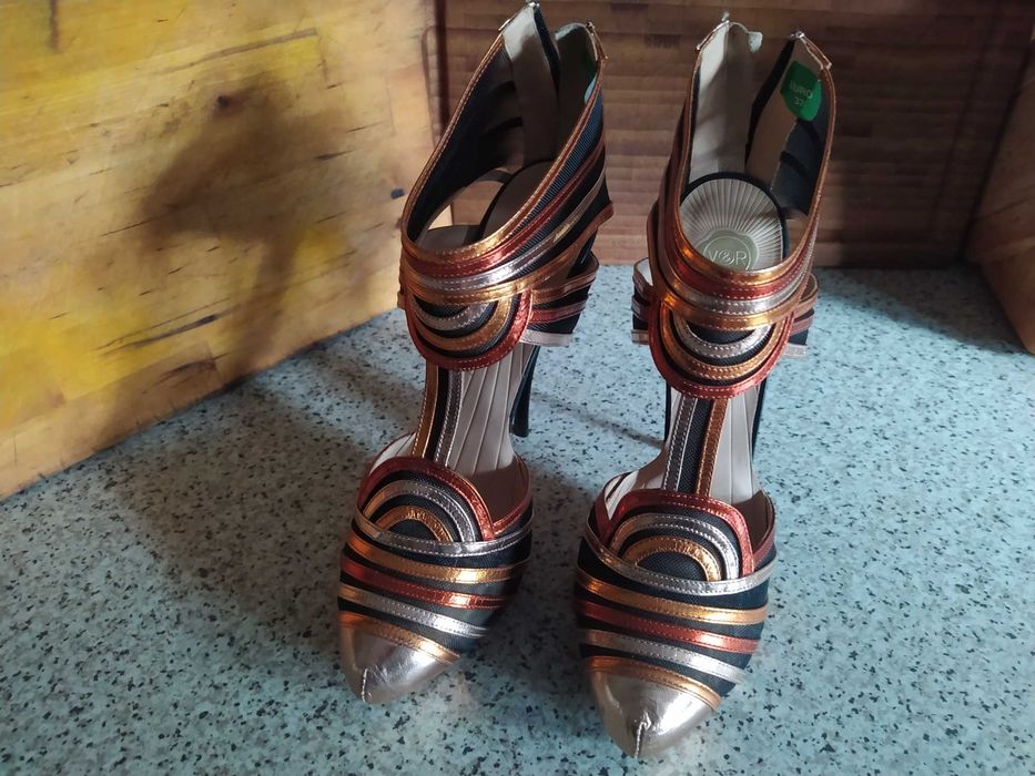 Buty szpilki Victor Rolf r.37