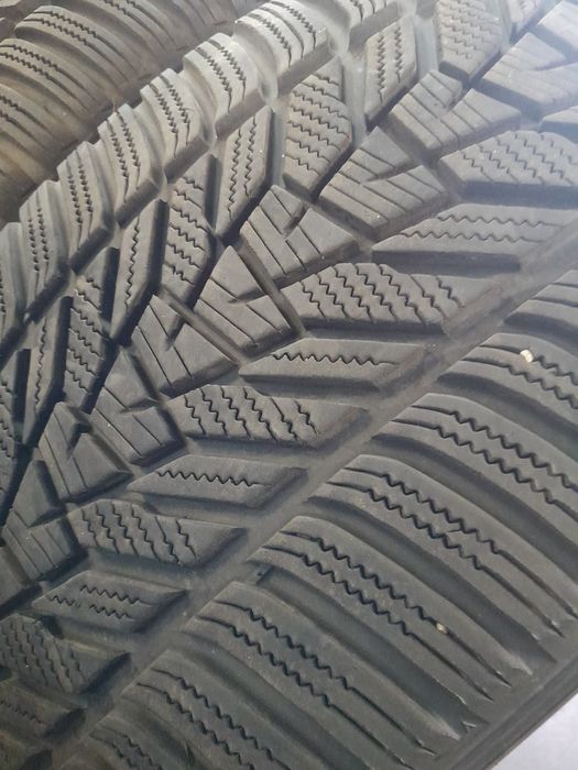 275/45R20 opony zimowe Hankook Winter i'cept Evo3