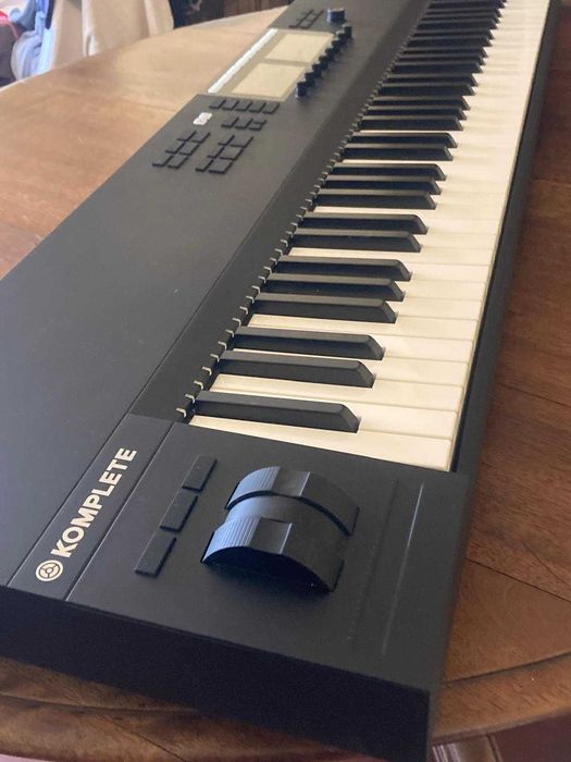 Teclado Controlador Native Instruments Komplete Kontrol S88 MK2 - Impecável / Como Novo