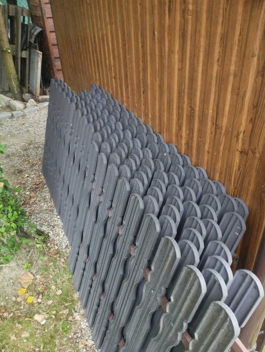 płot / balustrada / ogrodzenie z dranek plastikowych