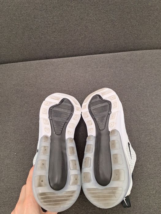 Białe buty Nike Air Max 270 męskie rozmiar 42 sneaksery