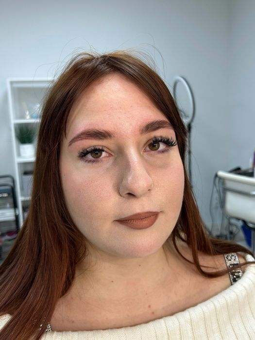 Шукаю моделей на брови