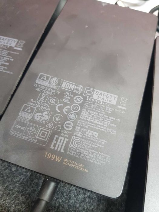 Блок питания Microsoft Surface 1749