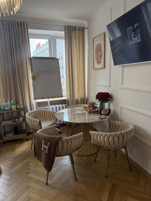 Gabinet 25 m² / Sala Szkoleniowa | Centrum Warszawy | Zabiegi Medycyny Estetycznej | TYLKO WEEKNDY