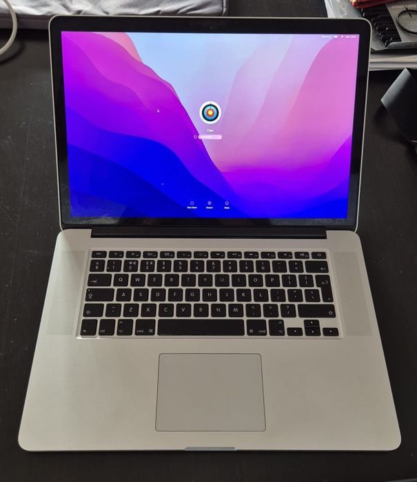 MacBook Pro Retina 15 inch, Mid 15, 16 GB RAM, HD 1 TB flash