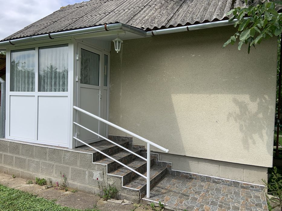 Продаж будинку і літньої кухні в м.Стебник