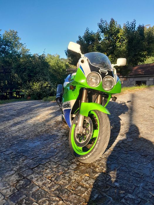 Moto kawasaki ZXR 750 1991