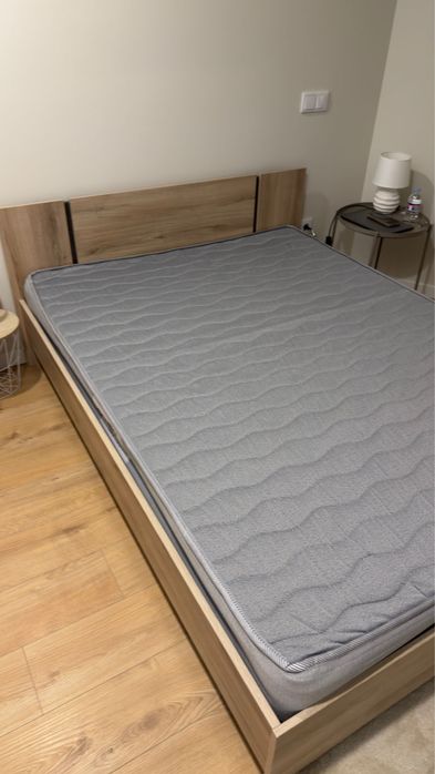 Cama com colchão 190x140