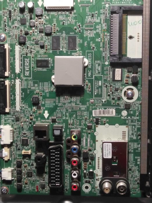 Телевізор LG42LA690V на запчастини.