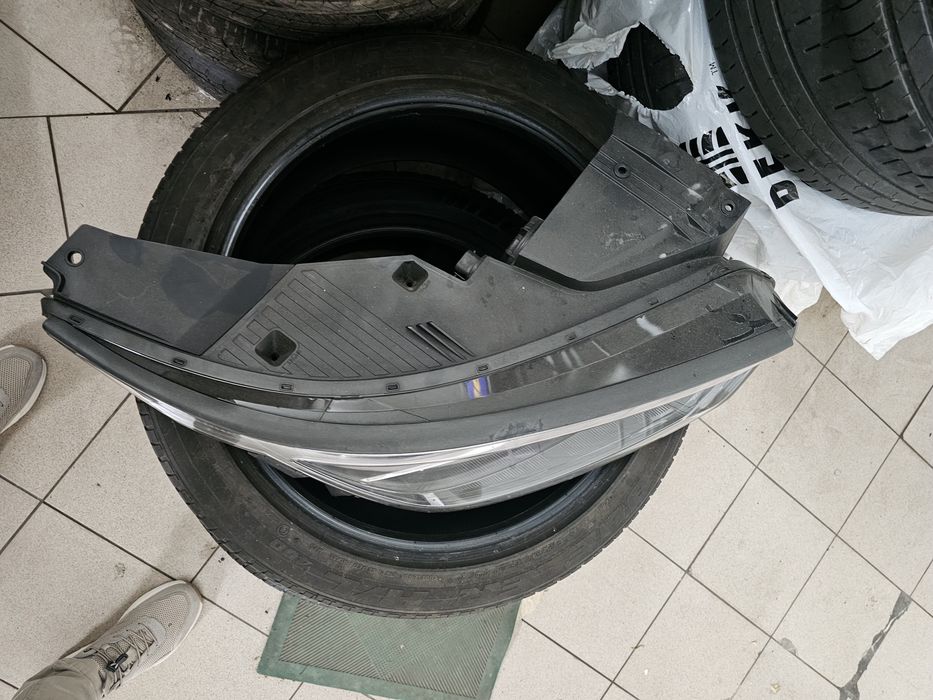 Фара права Kie ev6