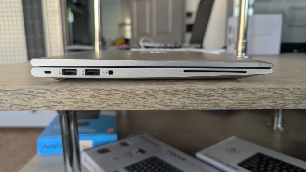 HP EliteBook (14")