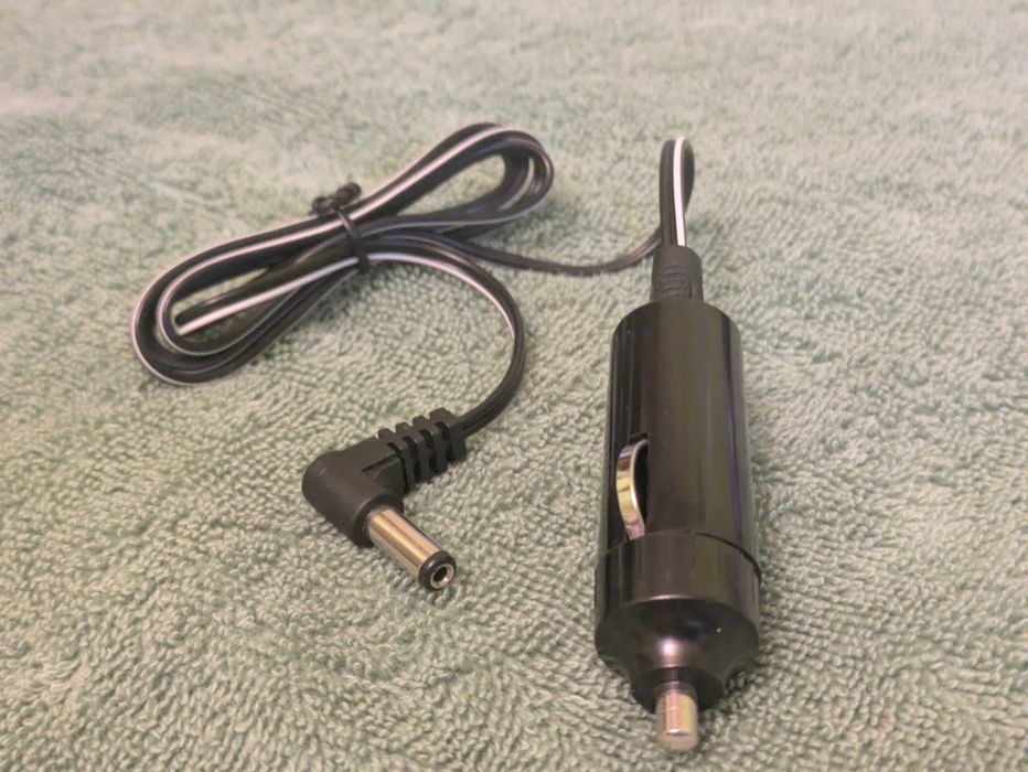 Ładowarka zasilacz samochodowy EMOS 12V na 5V kabel + wtyk DC 5.5mm