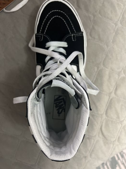 Vendo Ténis bota da marca Vans . Pode ser para Homem ou Mulher