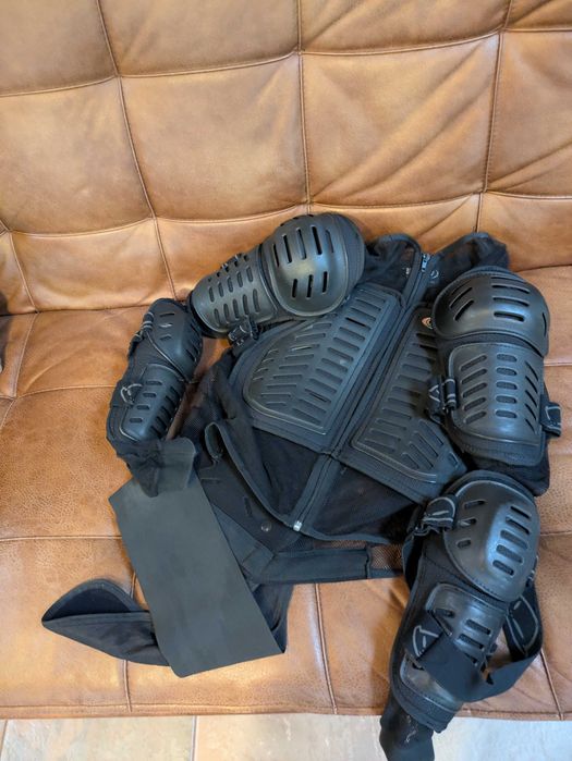 Casaco, calça e proteção o para mota tt