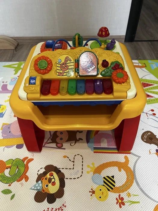 Розвиваюча іграшка,мультифункціональний столик піаніно chicco modo