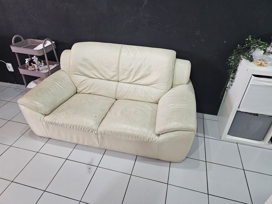 Sofa 2 lugares em pele