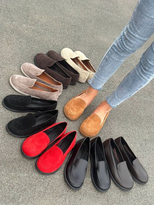 Жіночі шкіряні туфлі в кольорах