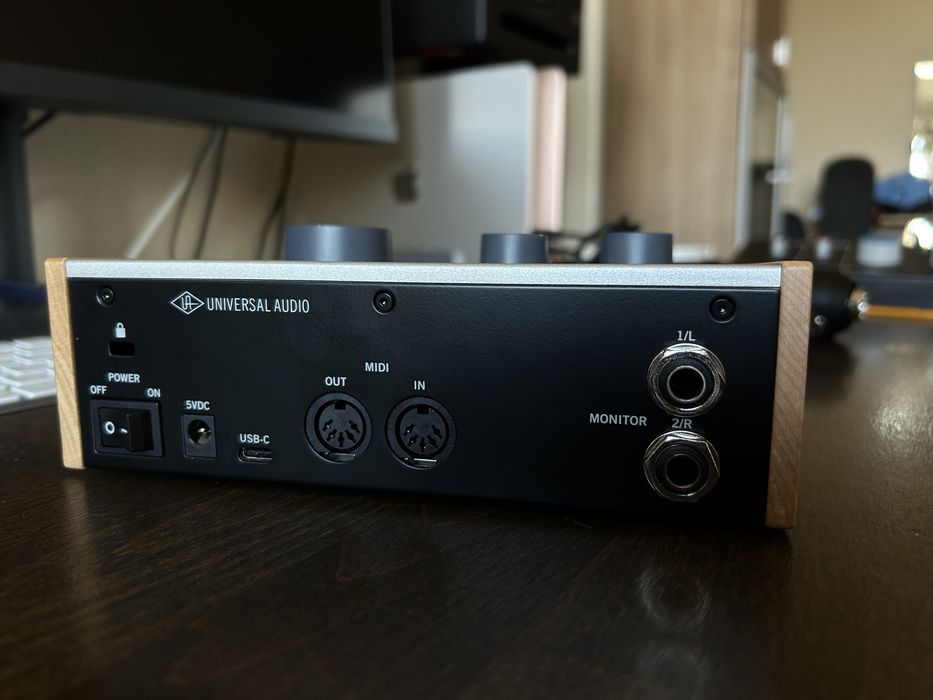 Universal Audio UA-Volt 276 Studio Pack  jak nowy