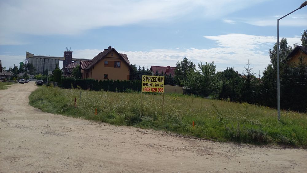 Działka budowlana 787m2 w Koronowie