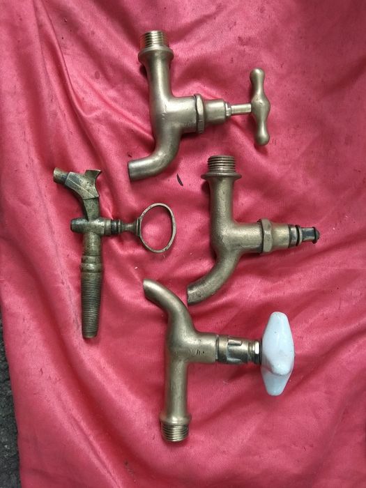 Старинный кран бронза