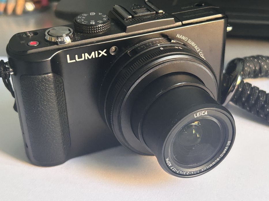 Panasonic DMC LX7 com DMW LVF2 e vários acessórios