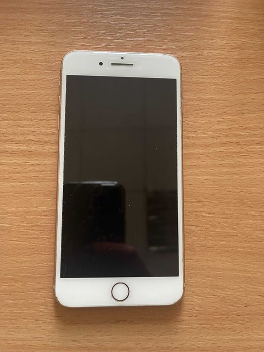 iPhone 8 plus в гарному робочому стані