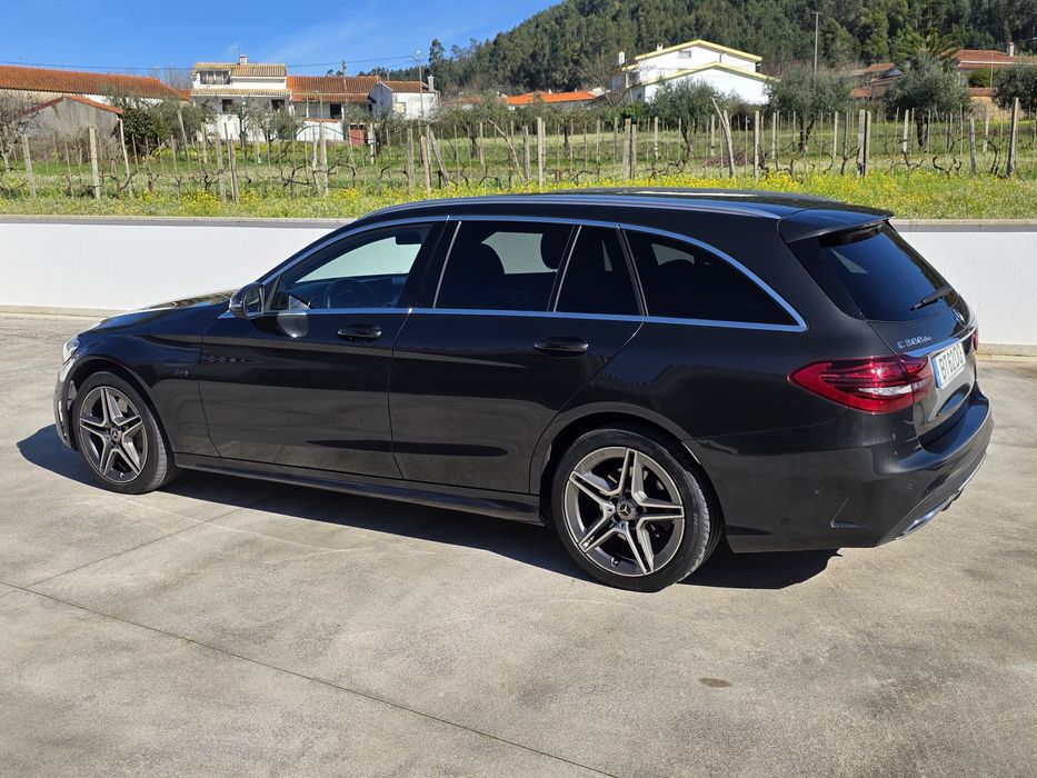 Vendo Mercedes-Benz C300e AMG Line, viatura híbrida plug-in