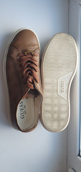 Сникерсы мужские Guess