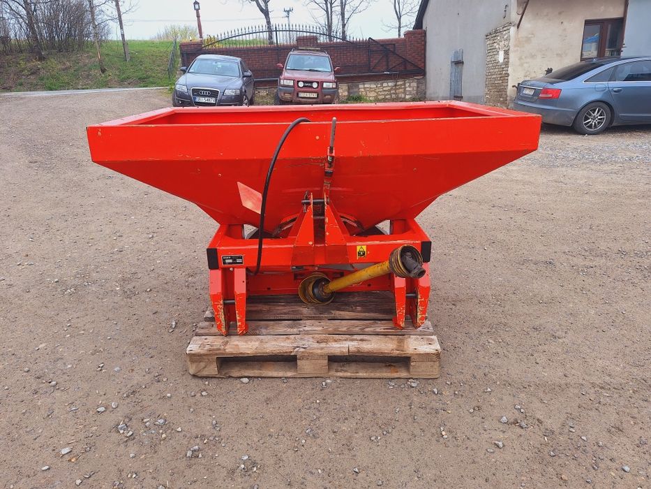 Rozsiewacz nawozu Rauch MDS 901  stan bdb hydraulika