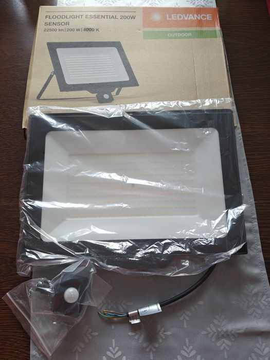 Lampa halogen LED 200w czujnik ruchu Osram Ledvance 22500lm NOWA