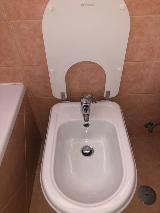Bidé e tampo Sanindusa e torneira