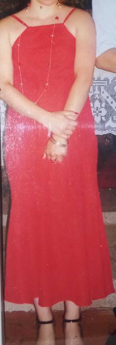 vestidos usados  um deles só foi usado uma vez