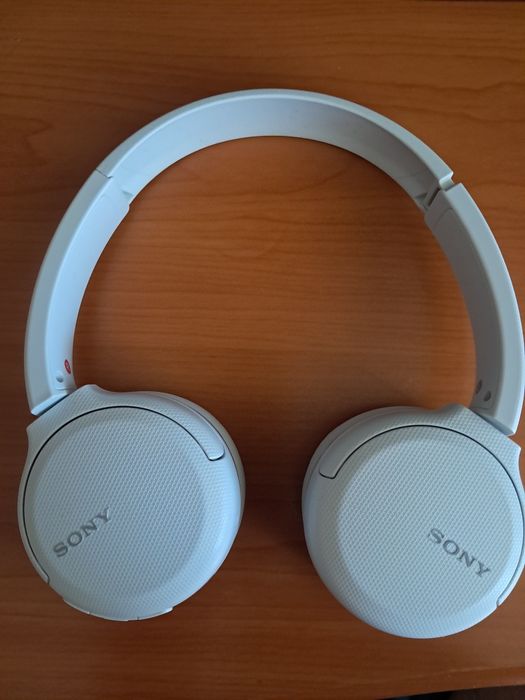 Навушники (Слухальці) - бездротові - білі - Sony - WH-CH510