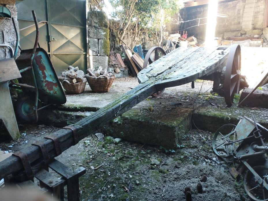 Carro de bois para restaurar
